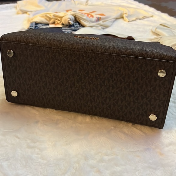 Michael KORS Purse - Picture 17 of 17